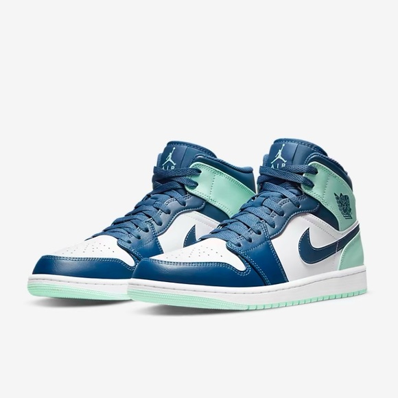 ‼️SOLD‼️ Air Jordan 1 Mid - Picture 5 of 13